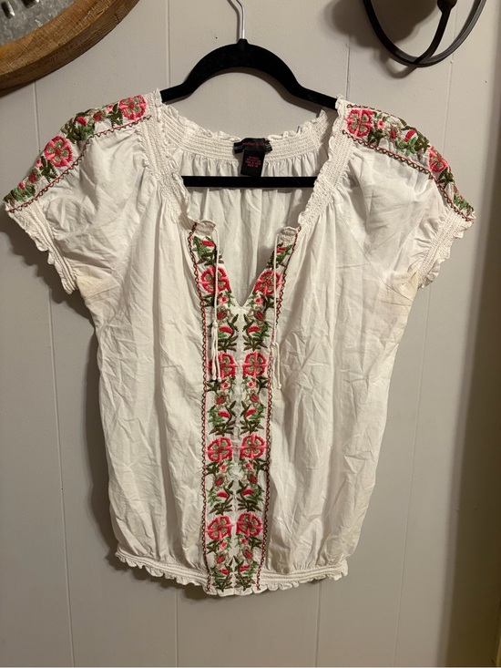 Jennifer & Grace Tops - Jennifer & Grace White Peasant Top with Pink and Green Embroidery